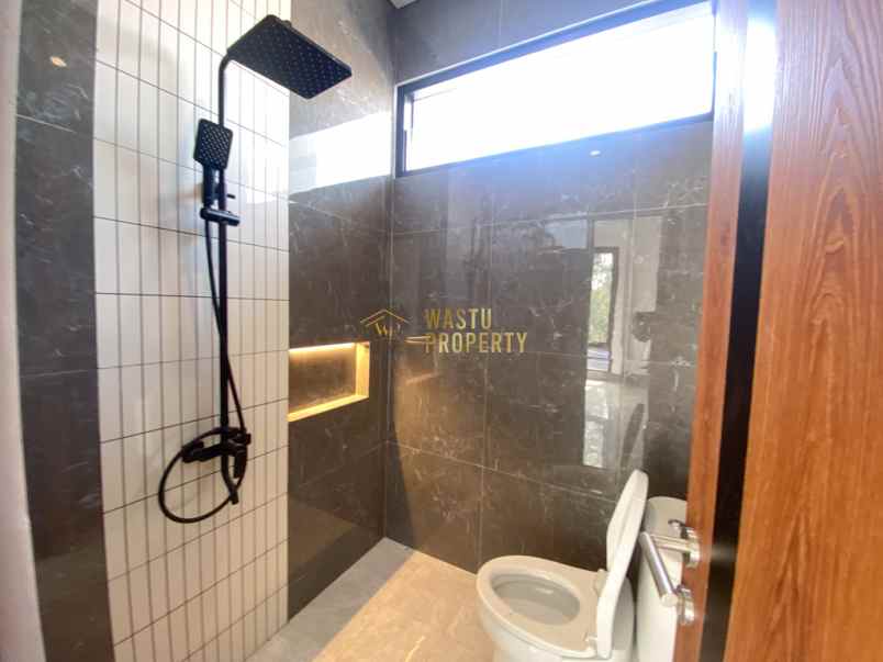 rumah 2 lantai odern strategis di sukoharjo ngaglik