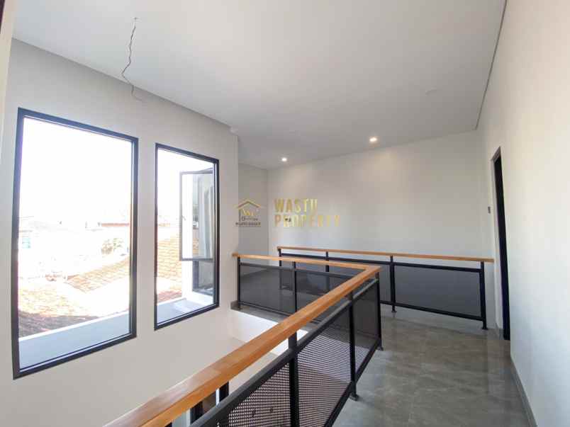 rumah 2 lantai odern strategis di sukoharjo ngaglik