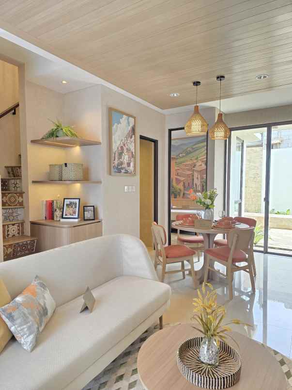 rumah 2 lantai view gunung