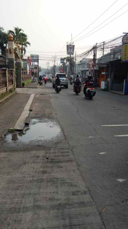 rumah 3 kamar tidur lokasi dekat jalan raya