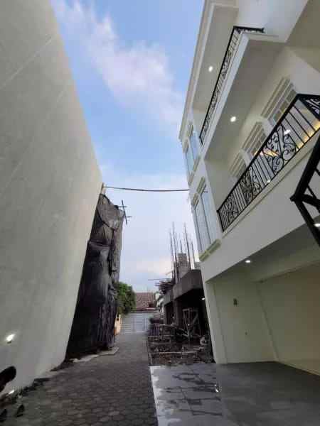 rumah 3 lantai baru di kayu putih jakarta timur