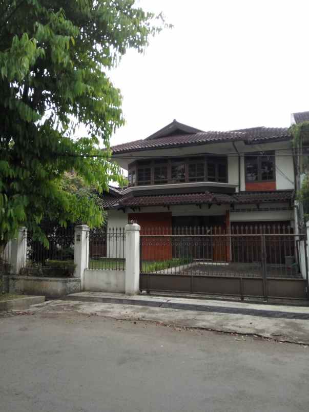 rumah bagus jl tubagus ismail dago bandung