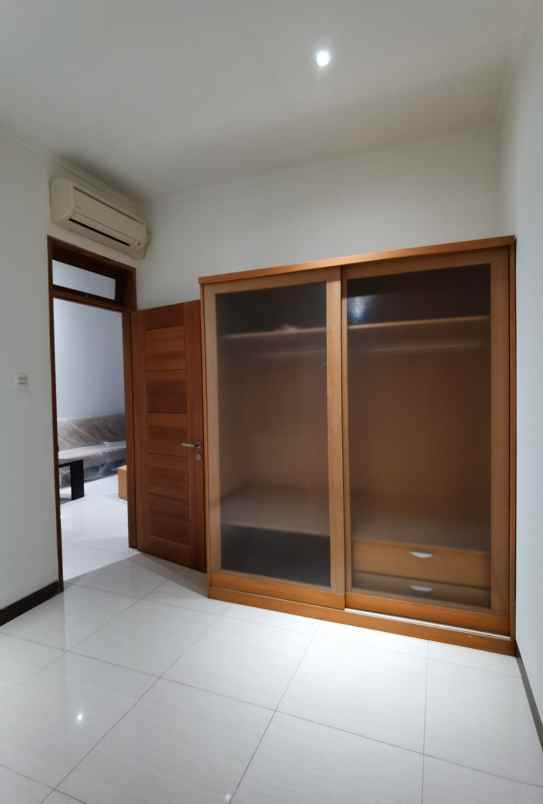 rumah bagus semi furnished di citragran jakarta timur