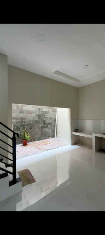 rumah baru 2 lantai di cengkareng kalideres jkt barat