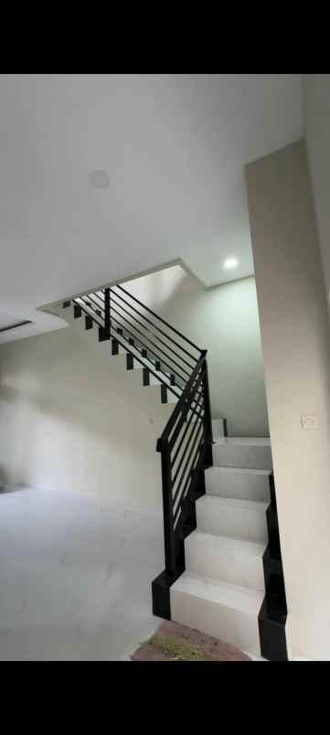 rumah baru 2 lantai di cengkareng kalideres jkt barat