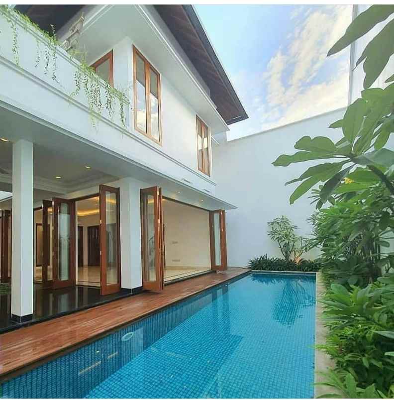 rumah baru ada pool 1 km ke jalan metro pondok indah