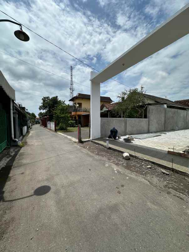 rumah baru dalam mini cluster di kawasan mlati sleman
