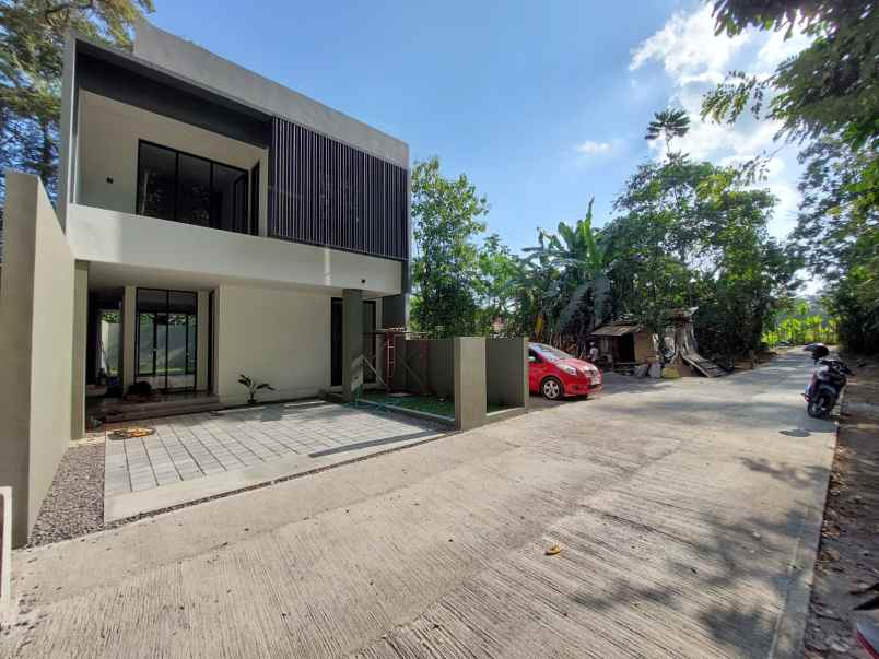 rumah baru desain kontemporer dekat sd model