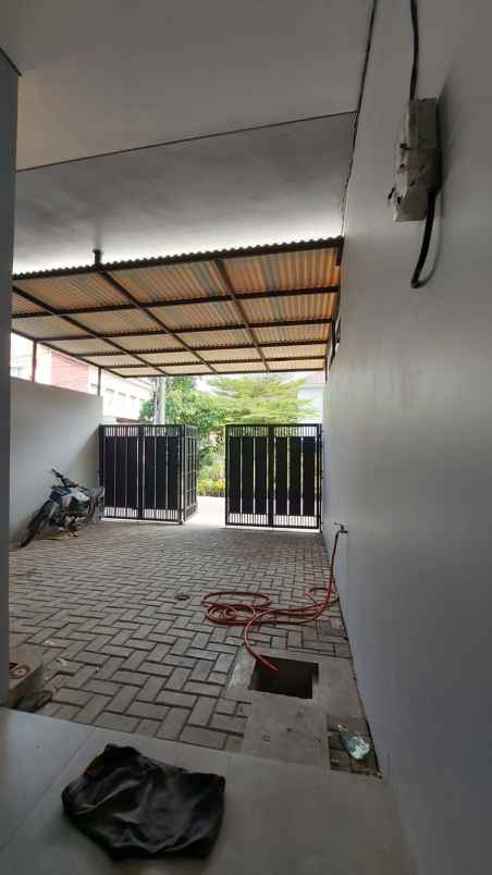 rumah baru dijual meruya utara