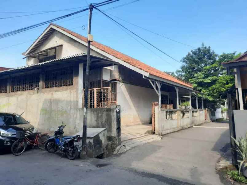 rumah belakang central park