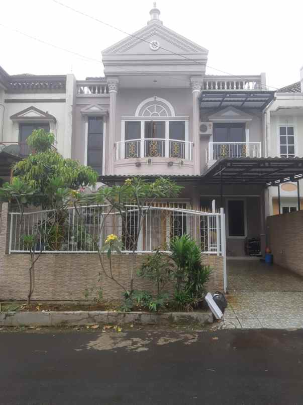 rumah cantik eksklusif di komplek pakuan kota bogor