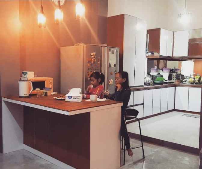 rumah cantik hook full furnished di cijaura