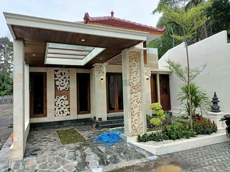 rumah cantik minimalis hanya 300 jutaan di mertoyudan