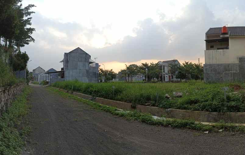 rumah cibinong bogor 2 lantai siap huni