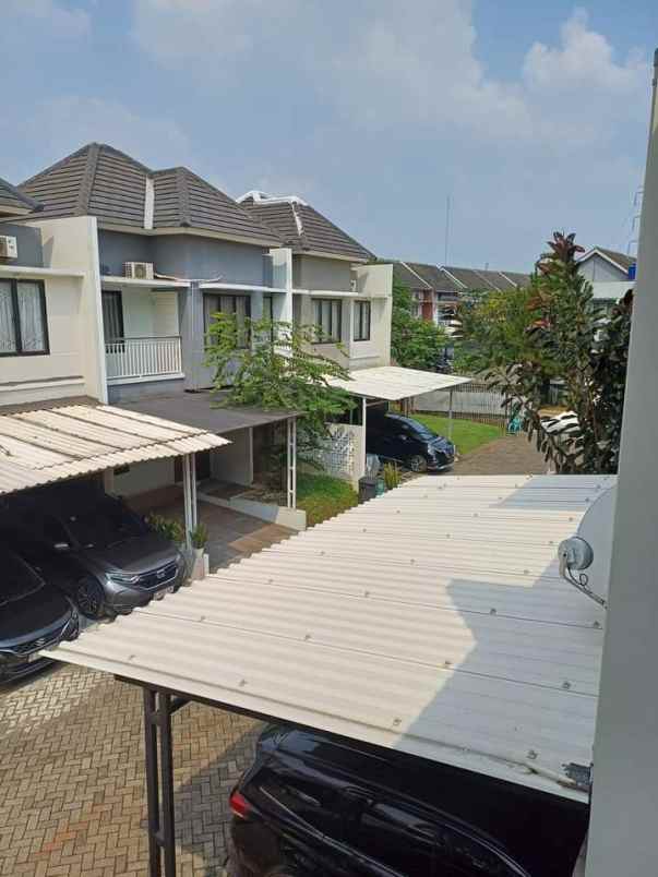 rumah ciputat tangsel cakep 2 lantai