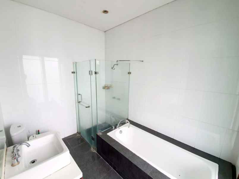 rumah cluster pulomas residence jakarta timur