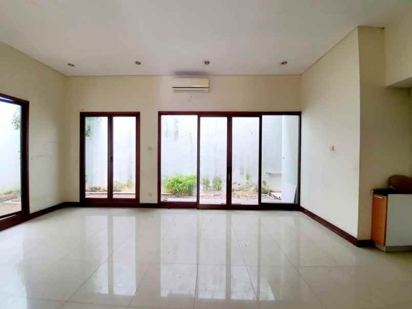 rumah cluster pulomas residence jakarta timur