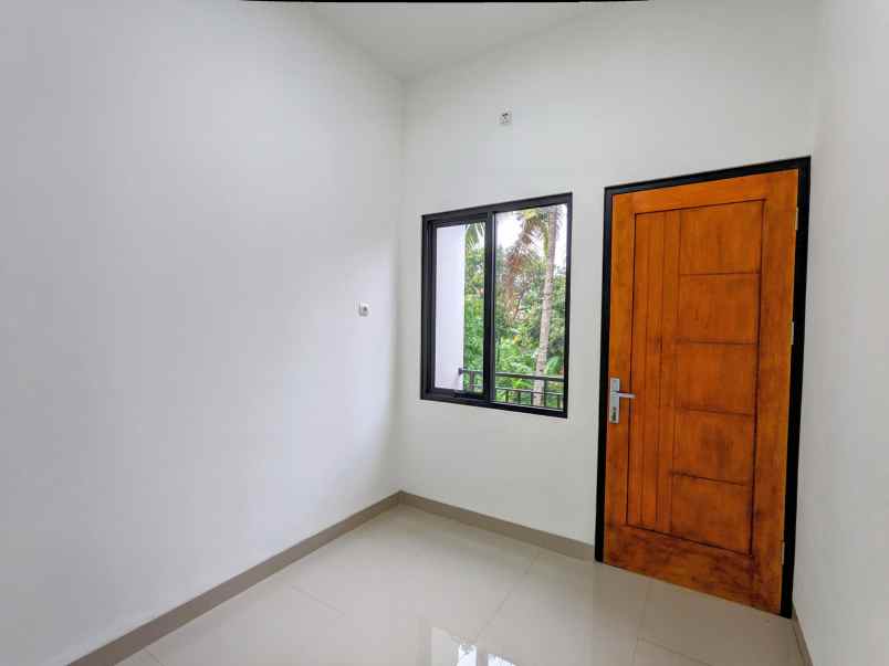 rumah depan pintu tol sawangan depok