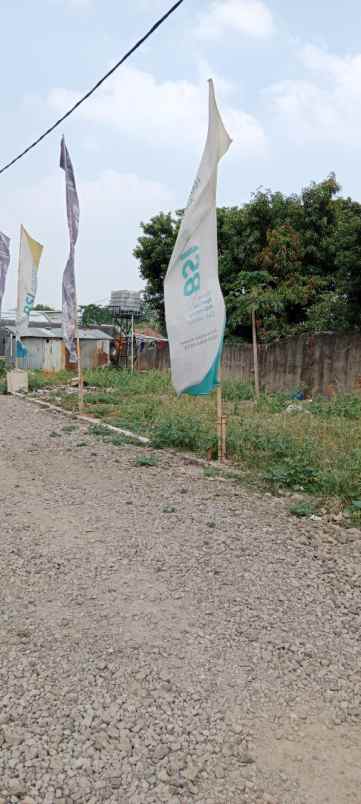 rumah di ciracas jakarta timur 1 km ke lrt ciracas