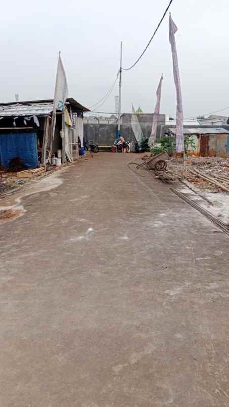 rumah di ciracas jakarta timur 1 km ke lrt ciracas