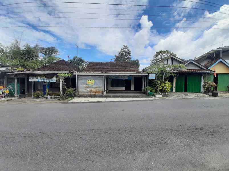 rumah dijual 30 meter dari pasar sleman