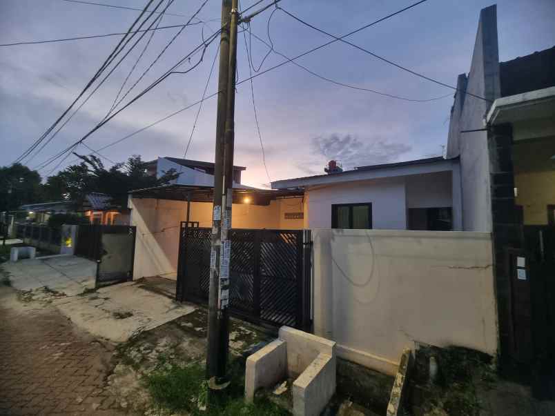 rumah dijual japos jalan depan rumah 2 mobil