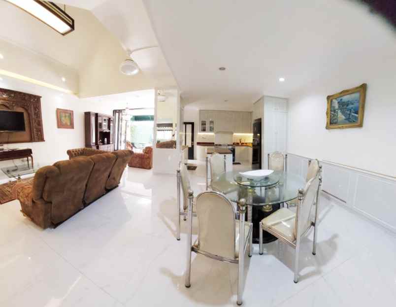 rumah disewakan dekat mall taman anggrek central park