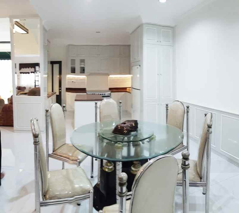 rumah disewakan dekat mall taman anggrek central park