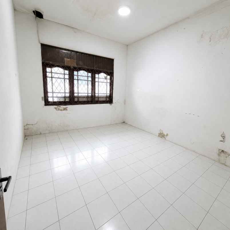 rumah disewakan di cipete selatan