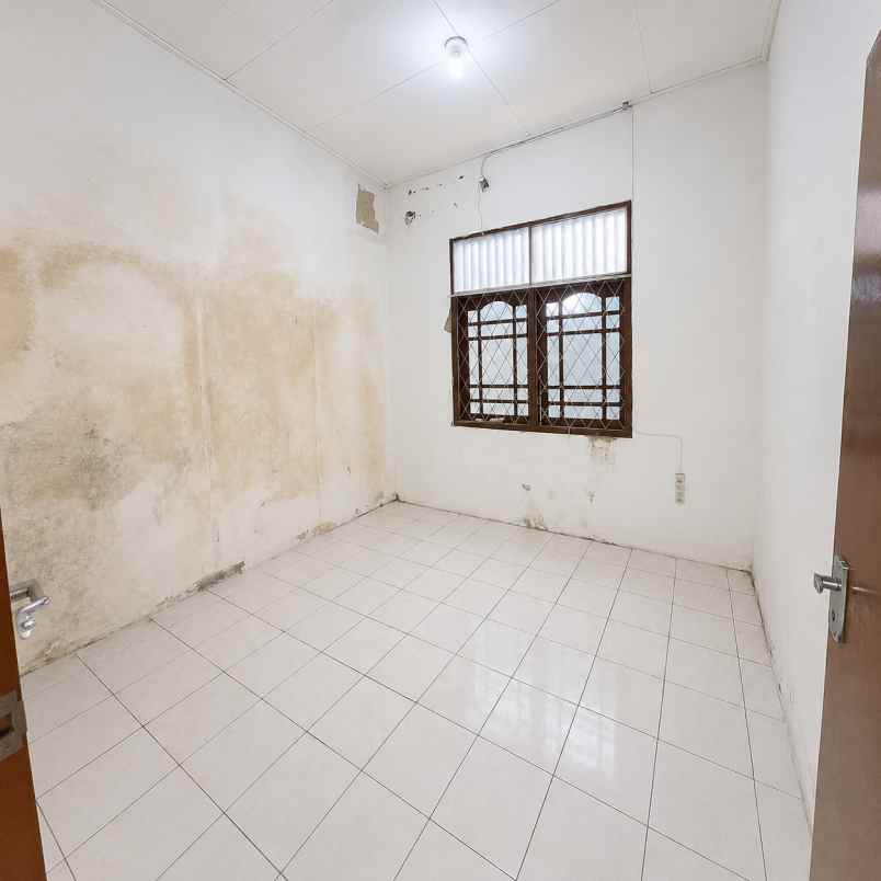 rumah disewakan di cipete selatan