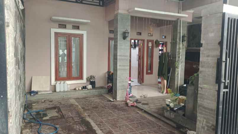 rumah dua lantai cisaranten wetan cinambo bandung