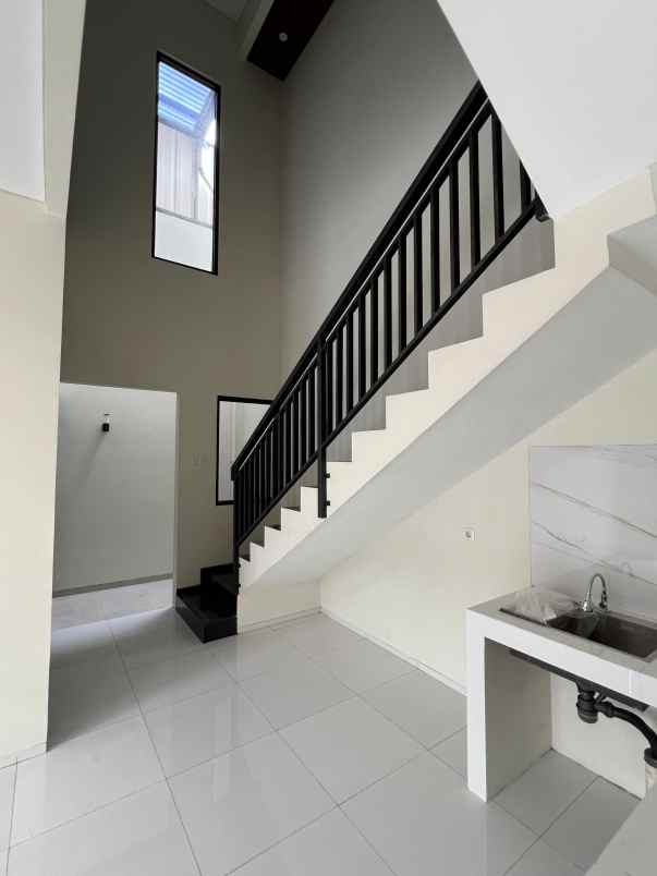 rumah gress 2 lantai jl golf arcamanik endah bandung