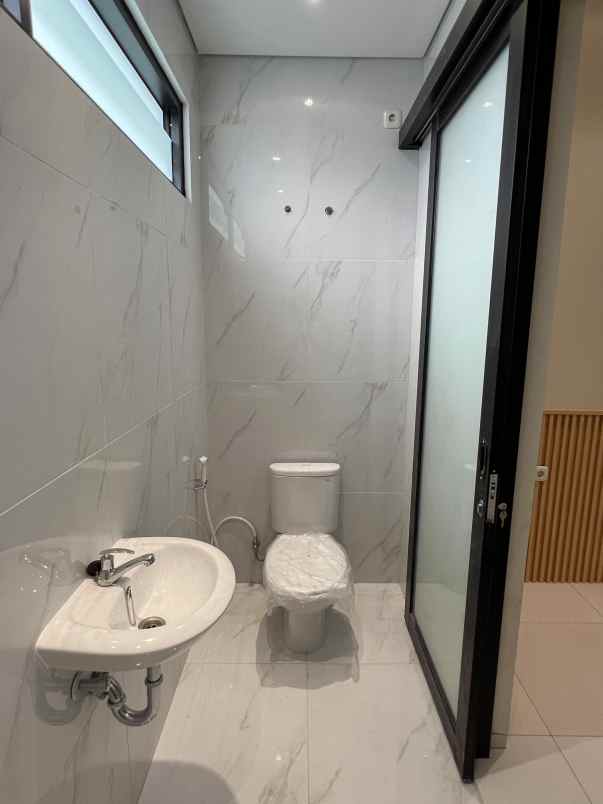 rumah gress 2 lantai jl golf arcamanik endah bandung