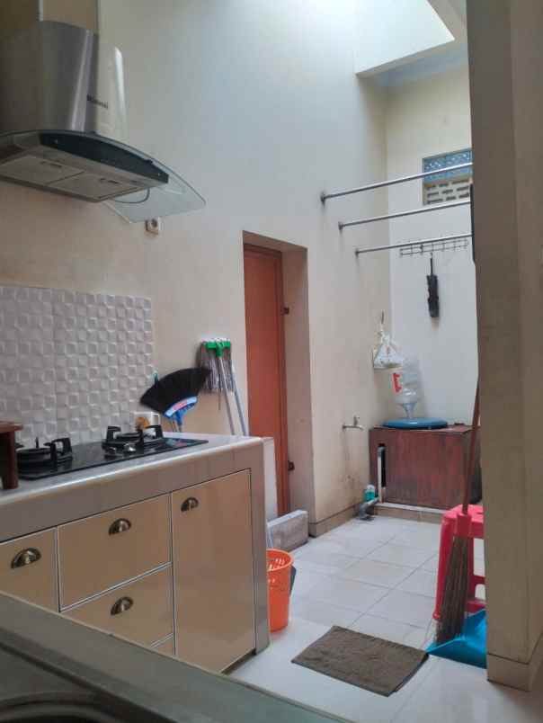 rumah hook di perumahan duta bumi kota bekasi