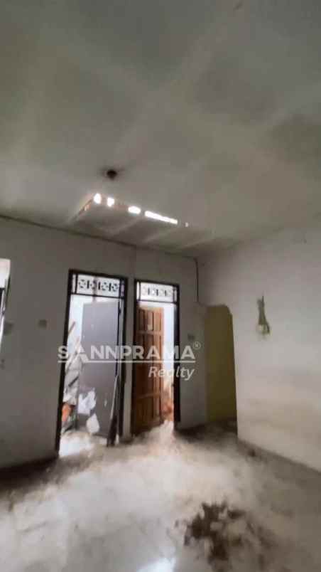 rumah hook luas di komplek bsi 2 pengasinan uchi