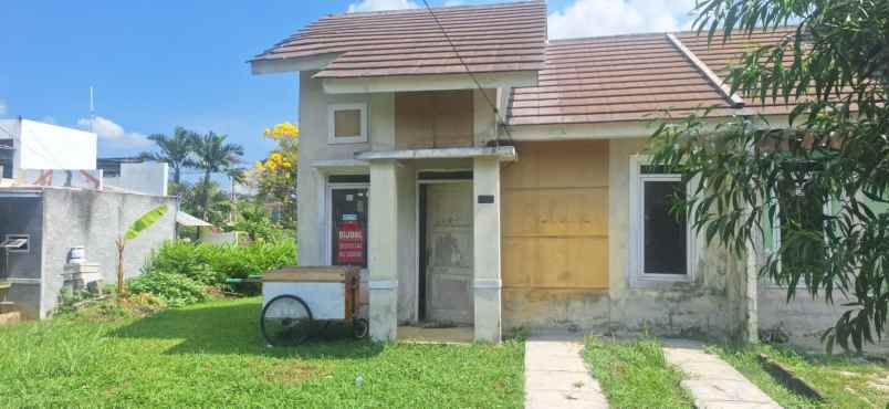 rumah hook tanah luas