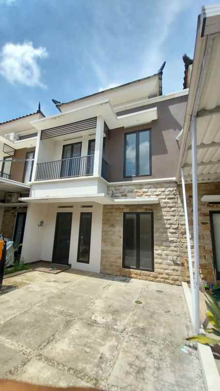 rumah jl raya arco