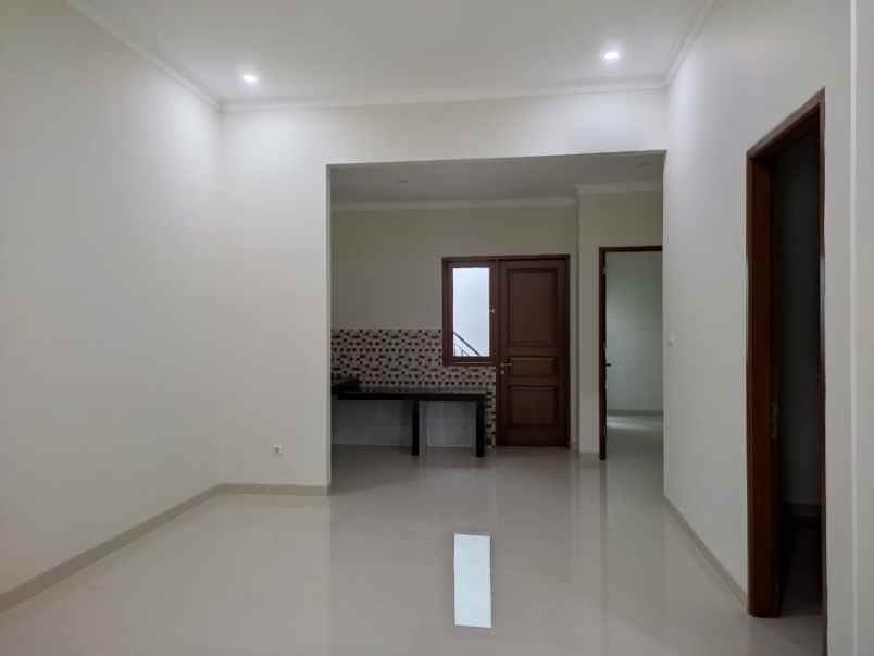 rumah jl swatantra 1 jatiasih