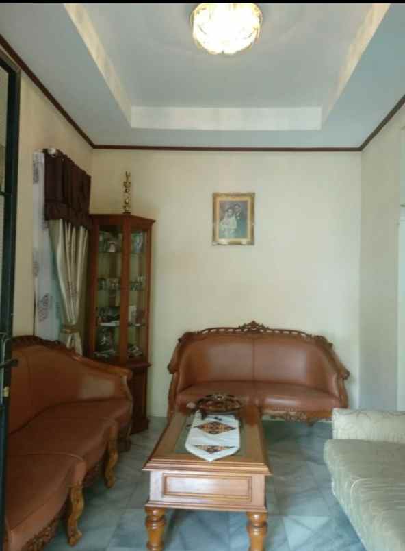 rumah jl wr supratman rengas