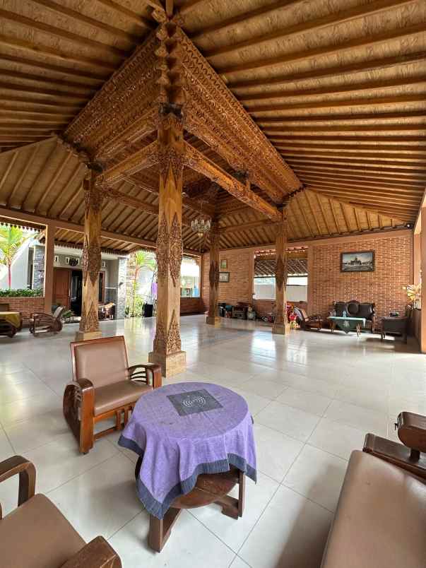 rumah joglo full jati 5 menit ke kampus uii di sleman