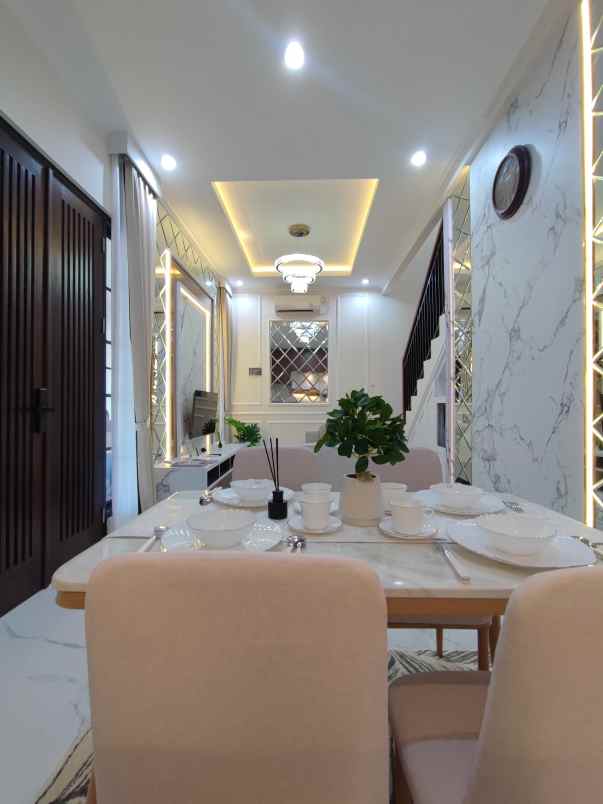 rumah klasic modern style area bintaro bisa dp 0