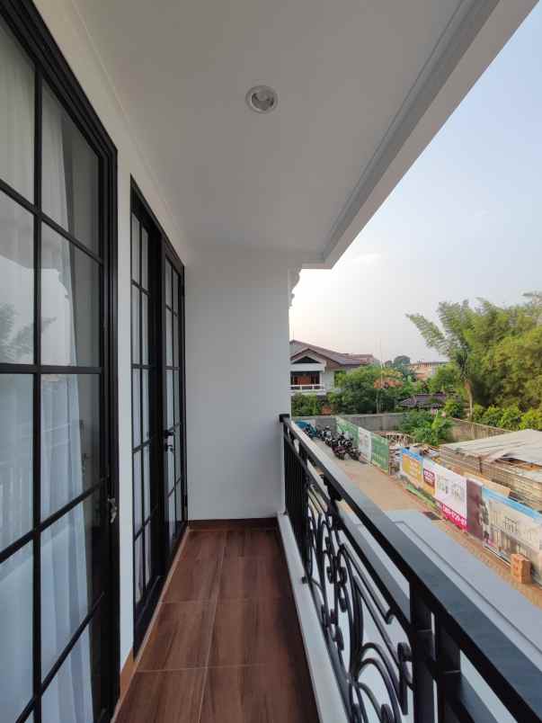 rumah klasic modern style area bintaro bisa dp 0