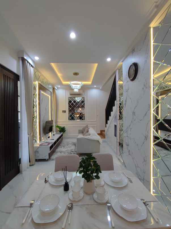 rumah klasic modern style area bintaro bisa dp 0