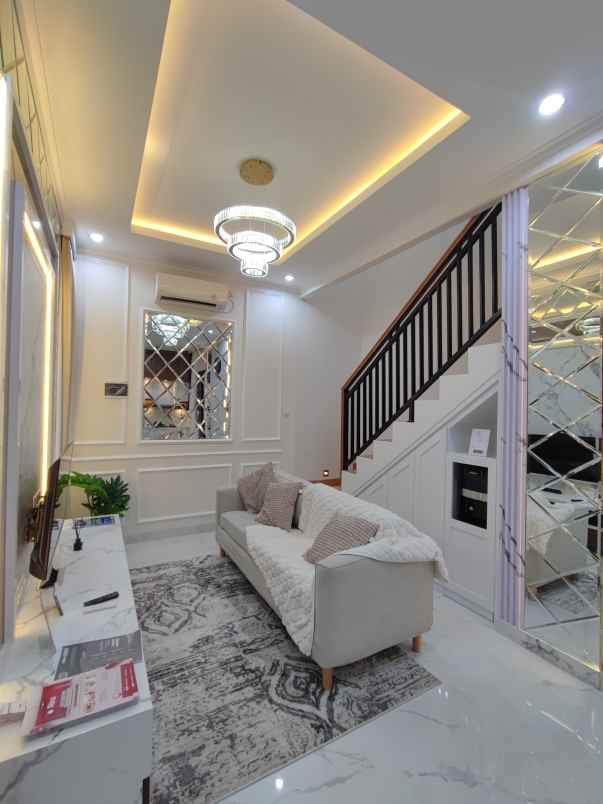 rumah klasic modern style area bintaro bisa dp 0