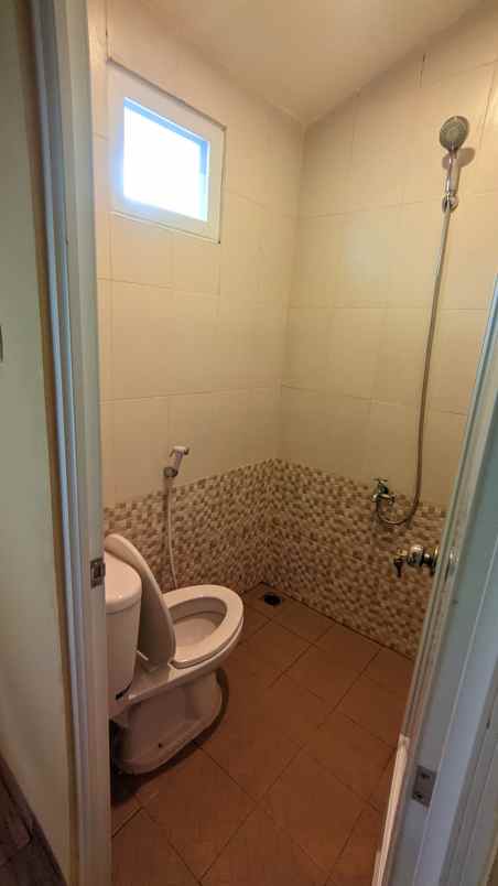 rumah komersil murah di pinggir tol