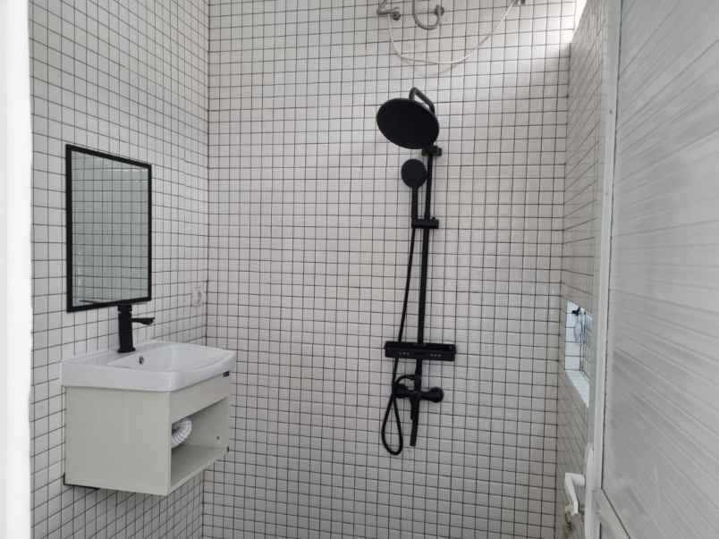 rumah kost eksklusif dekat uii potensi sewa tinggi