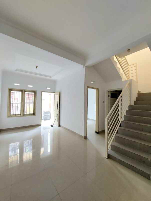 rumah kost siap huni lokasi sigura gura kota malang