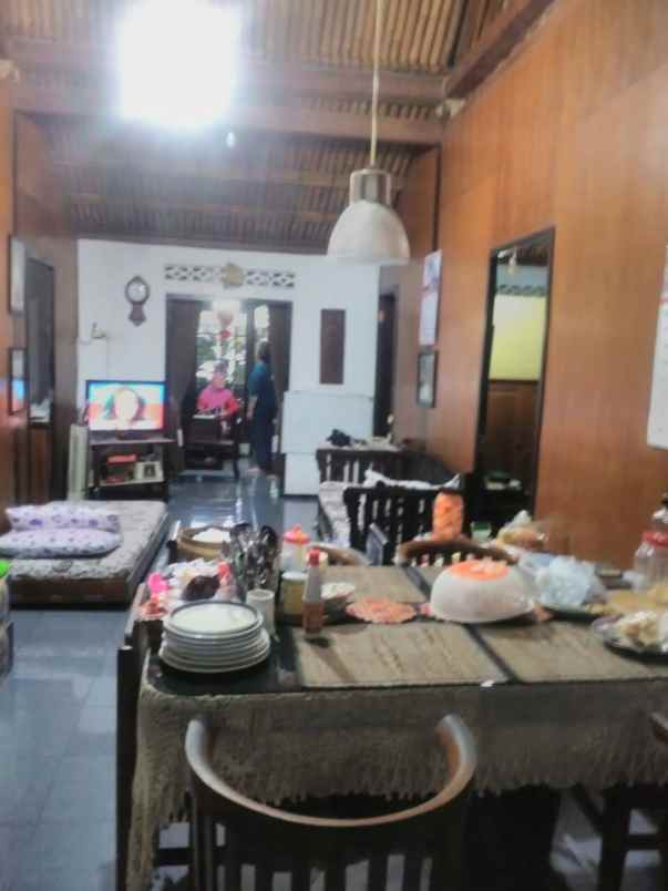 rumah limasan jati antik dekat kampus ugm