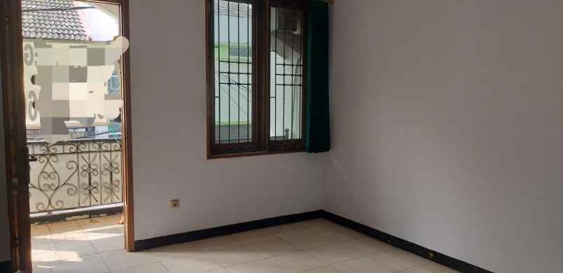 rumah lokasi strategis di kayu putih jakarta timur