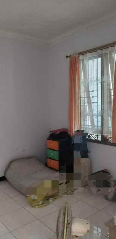 rumah lokasi strategis di kayu putih jakarta timur